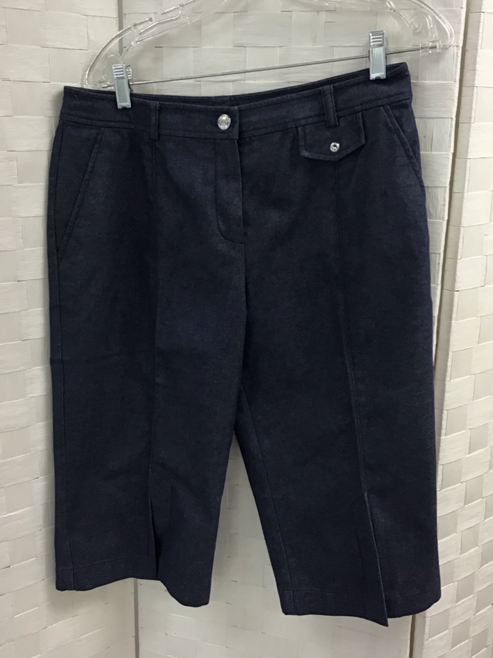 St. John Sport Women’s Navy Bermudas Shorts Sz 10